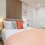 Close To Centre, 3 Bedrooms With Free Parking, Great For Contractors & Long Term Bookings - Nordstay *