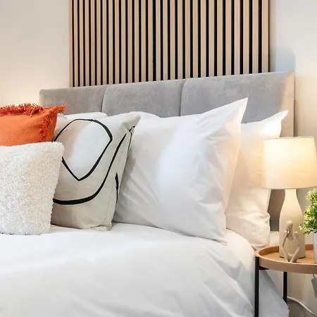 Close To Centre, 3 Bedrooms With Free Parking, Great For Contractors & Long Term Bookings - Nordstay