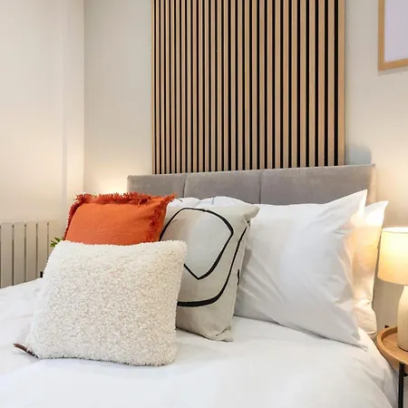 Close To Centre, 3 Bedrooms With Free Parking, Great For Contractors & Long Term Bookings - Nordstay * Лідс