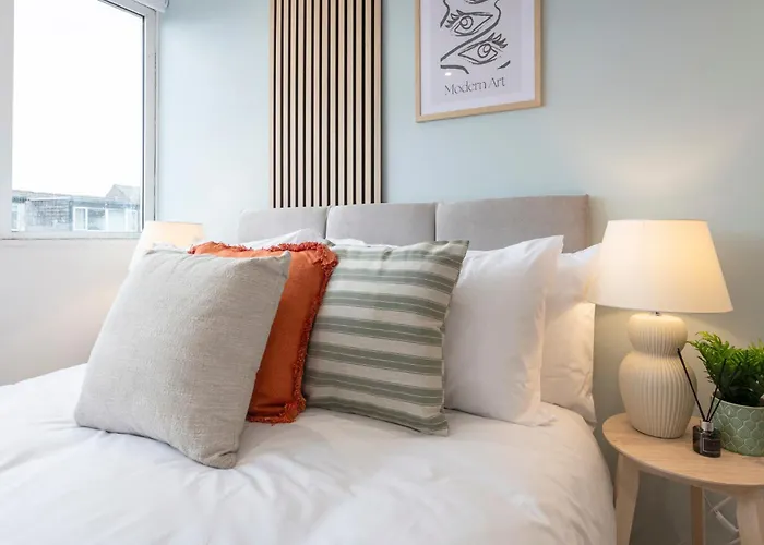 Close To Centre, 3 Bedrooms With Free Parking, Great For Contractors & Long Term Bookings - Nordstay Будинок відпочинку Лідс