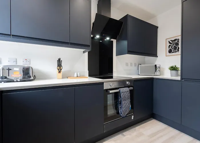 Close To Centre, 3 Bedrooms With Free Parking, Great For Contractors & Long Term Bookings - Nordstay Будинок відпочинку Лідс