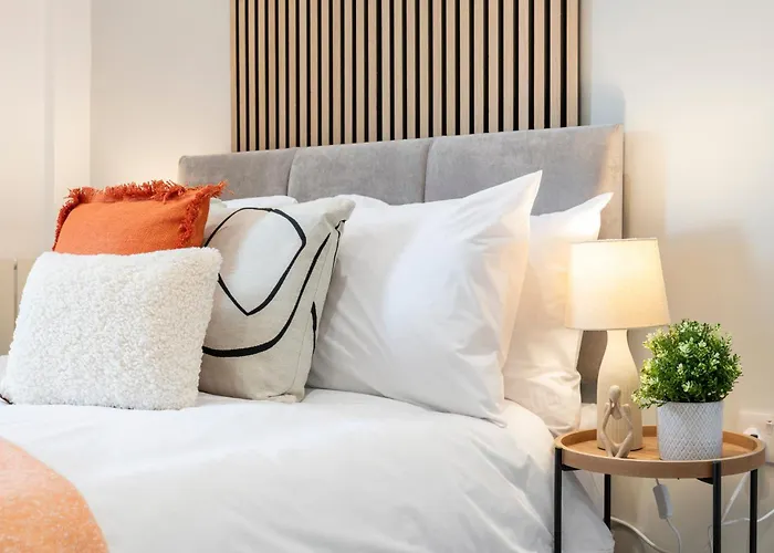 Close To Centre, 3 Bedrooms With Free Parking, Great For Contractors & Long Term Bookings - Nordstay