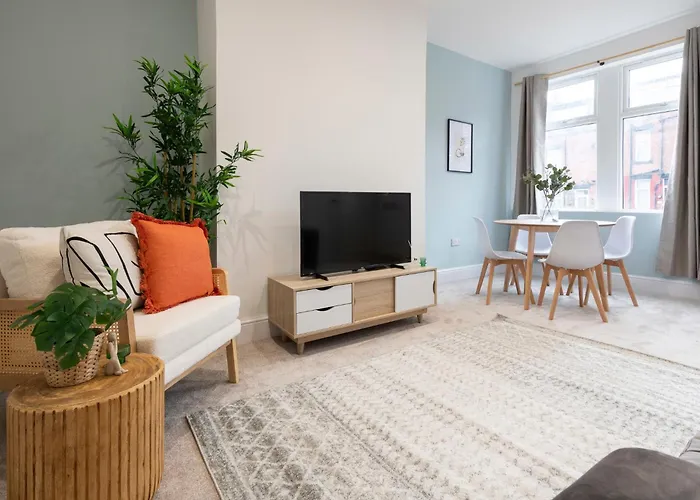 Close To Centre, 3 Bedrooms With Free Parking, Great For Contractors & Long Term Bookings - Nordstay Будинок відпочинку