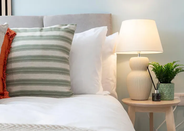 Close To Centre, 3 Bedrooms With Free Parking, Great For Contractors & Long Term Bookings - Nordstay *