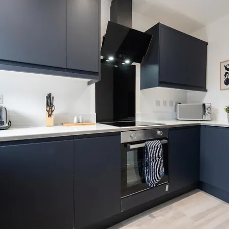 Close To Centre, 3 Bedrooms With Free Parking, Great For Contractors & Long Term Bookings - Nordstay Будинок відпочинку Лідс