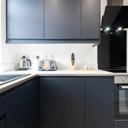Close To Centre, 3 Bedrooms With Free Parking, Great For Contractors & Long Term Bookings - Nordstay Лідс