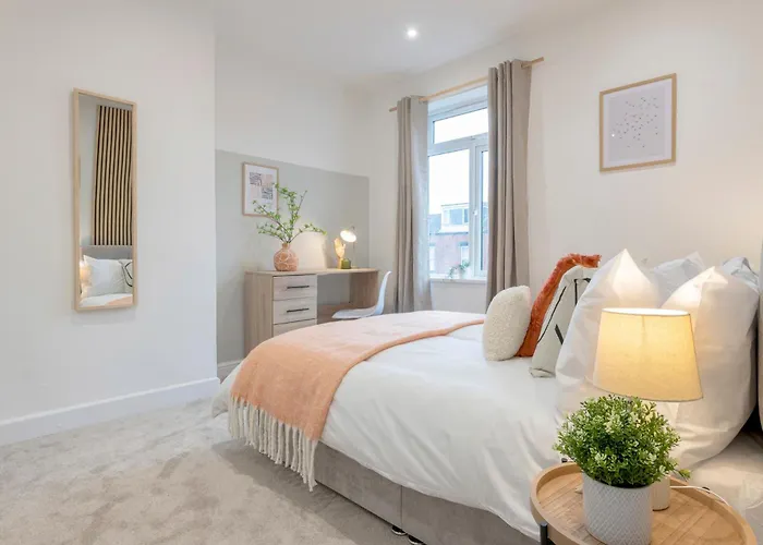 Close To Centre, 3 Bedrooms With Free Parking, Great For Contractors & Long Term Bookings - Nordstay Holiday home Leeds (West Yorkshire)