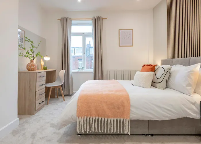 Close To Centre, 3 Bedrooms With Free Parking, Great For Contractors & Long Term Bookings - Nordstay