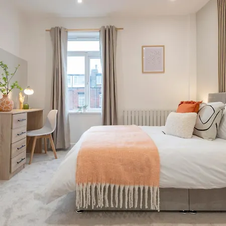 Close To Centre, 3 Bedrooms With Free Parking, Great For Contractors & Long Term Bookings - Nordstay