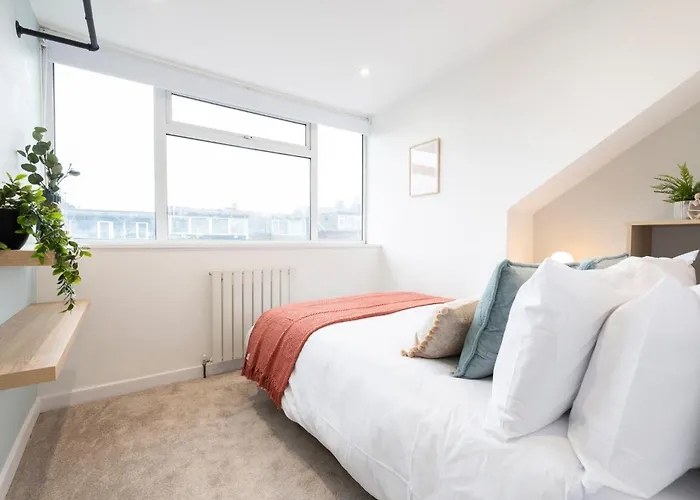 Close To Centre, 3 Bedrooms With Free Parking, Great For Contractors & Long Term Bookings - Nordstay