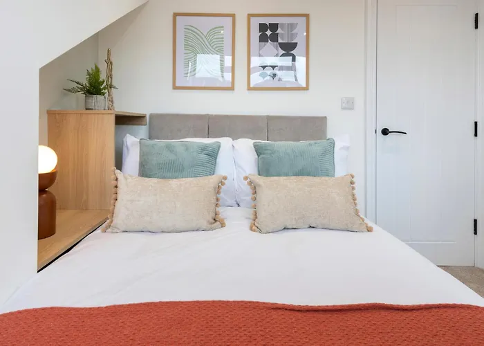 Close To Centre, 3 Bedrooms With Free Parking, Great For Contractors & Long Term Bookings - Nordstay *