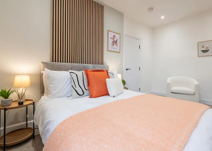 Close To Centre, 3 Bedrooms With Free Parking, Great For Contractors & Long Term Bookings - Nordstay *